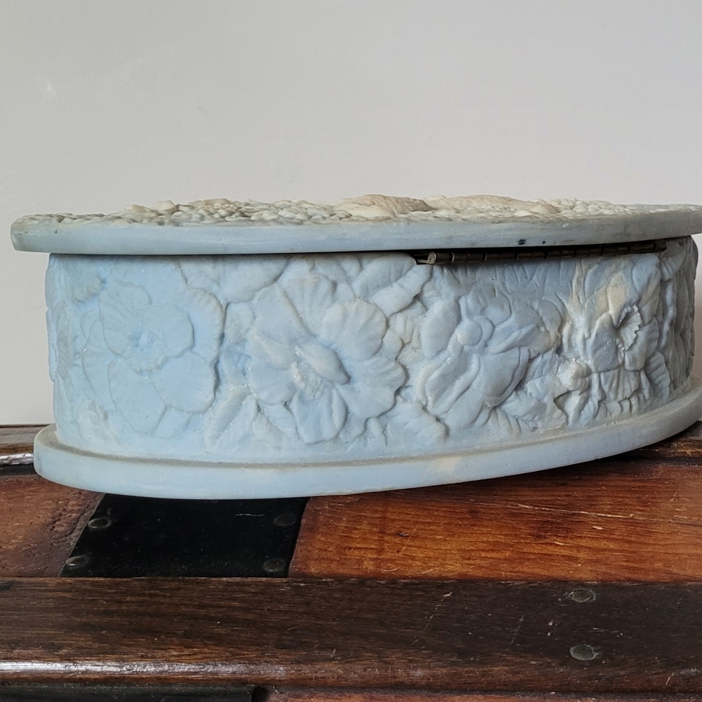 Incolay stone jewelry box - Picture 3 of 8